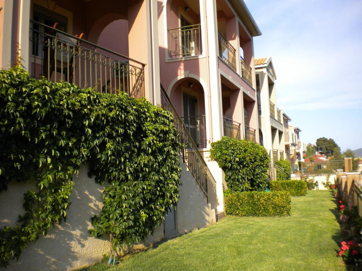 Garden Villas Ajía Effimía Kültér fotó